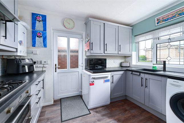 25, Ash Lodge Drive, Guildford photo 4