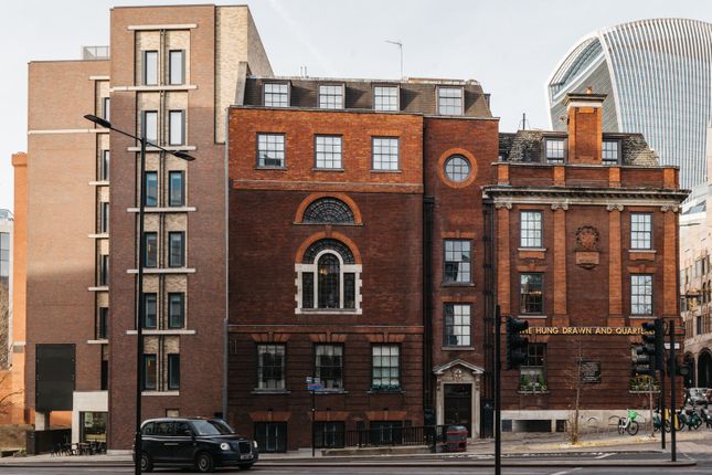 Flat for sale in Great Tower Street, London