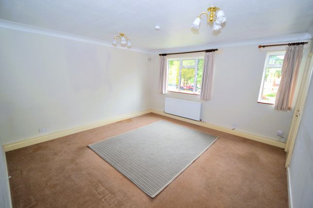 13 Abbey Court, Camberley photo 2