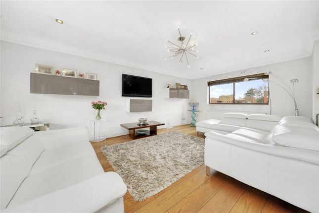Flat for sale in Spencer Close, Finchley