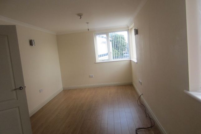 11 Megan Court, Cowbridge Road West, Cardiff photo 3