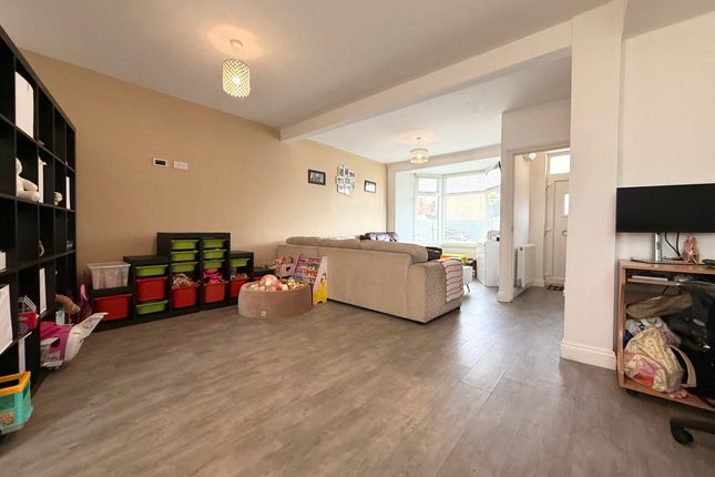 7 Elm Grove, Aberdar photo 3