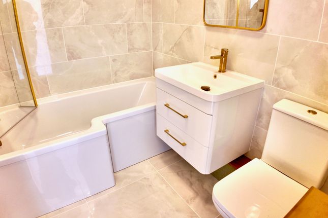 2 Troed-y-Rhiw Road, Newport photo 4