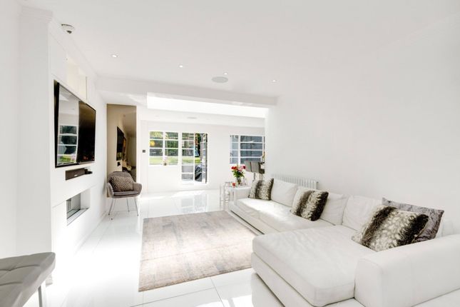 Thumbnail Terraced house for sale in Ossulton Way, Hampstead Garden Suburb, London