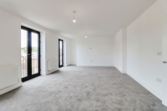 Flat Flat 3, 63-65, Spa Road, Hockley photo 4