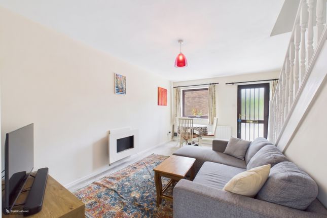 50, Fewster Way, York photo 2