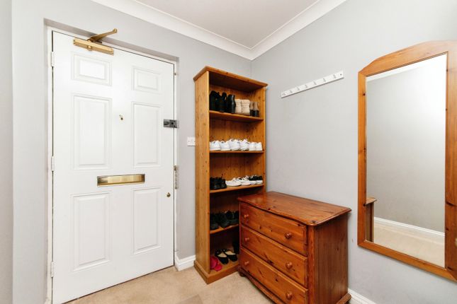Flat for sale in Field Mead, Colindale