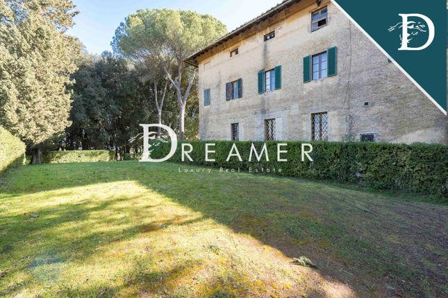 Villa for sale in Strada di Pieve A Bozzone, Siena, Toscana