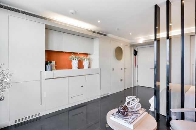 2909, 3 Pan Peninsula Square, London photo 2