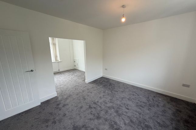 185 Oxford Street, Bridgend photo 4