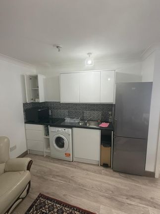 94 morton way, Arnos Grove, London photo 2