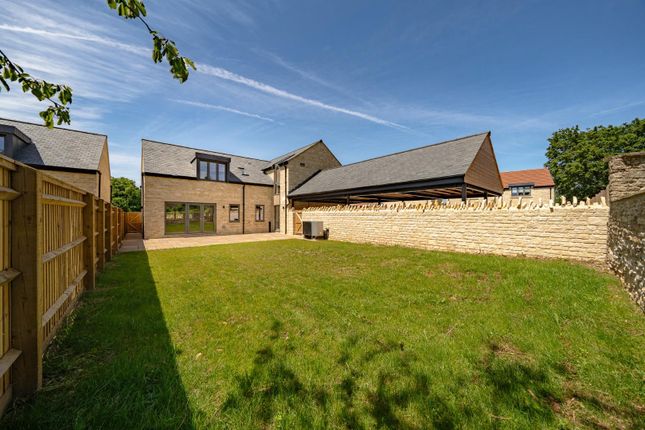 The Paddock, Andrews Drive, Marshfield photo 2
