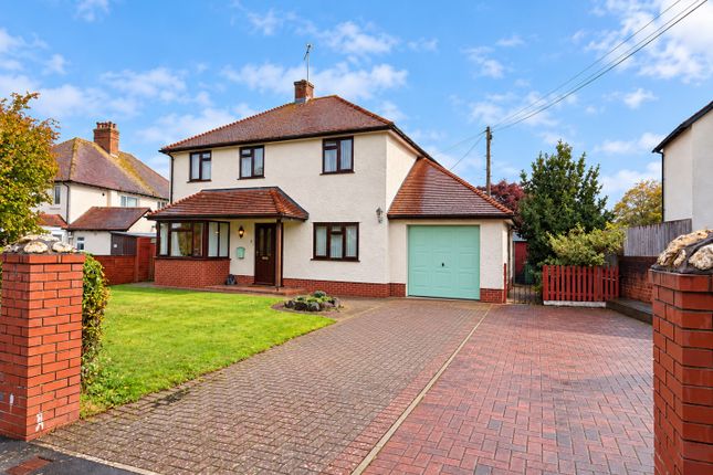 3-bed detached on Staunton Road, Minehead, £350,000