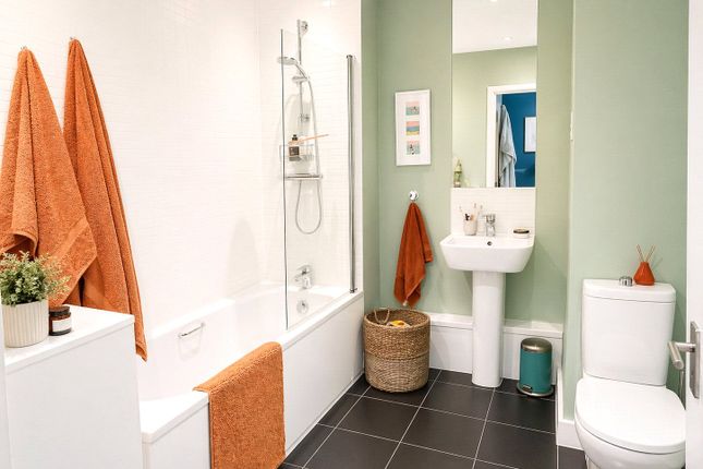 SNG OR, 13, Echo Court, London photo 5