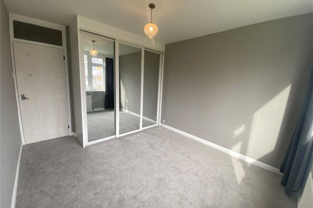 39 Sandown Lodge,, Avenue Road, Surrey photo 2