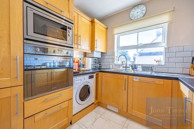 11 Park Grange, Manor Road, Chigwell photo 4