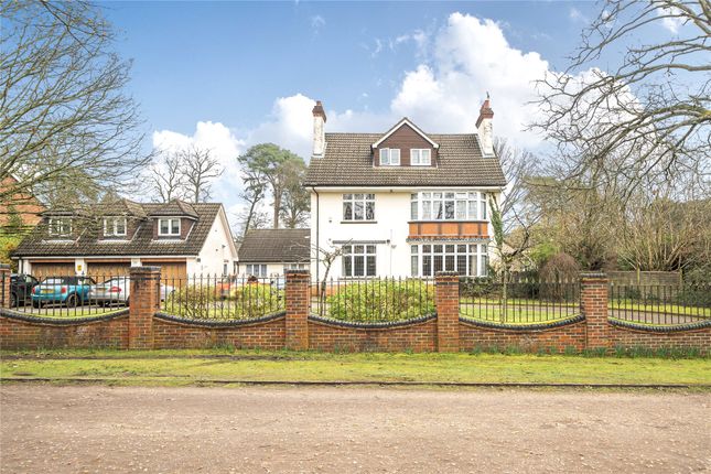 Bracken Hall,, Pine Avenue, Surrey photo 2