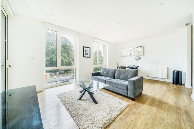 7, Welford Court, Edgware Green photo 2