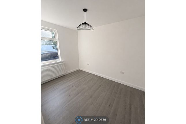Beaconsfield Place, Epsom photo 3