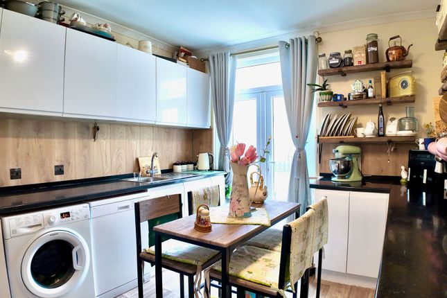 1 Bryncoed Terrace, Hengoed photo 2