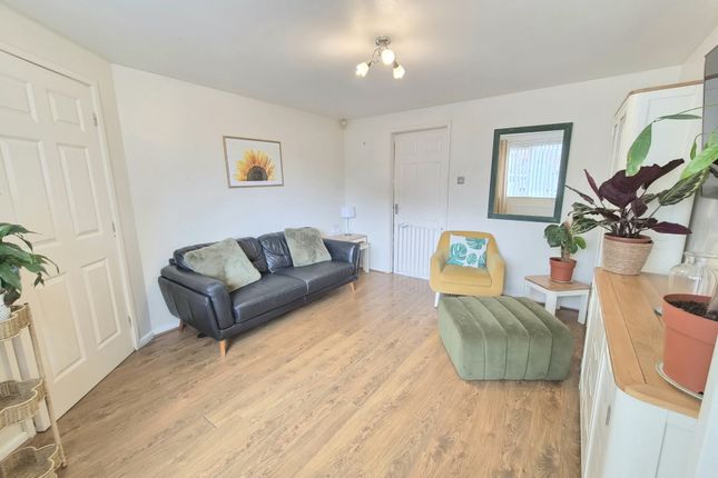 19, Warren Grove, Cleveleys photo 3