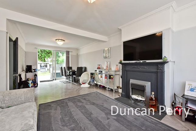 24, Hill Crest, Herts photo 4