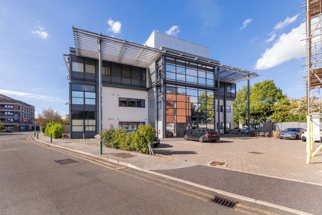 Maiden House, Vanwall Road, Maidenhead photo 2