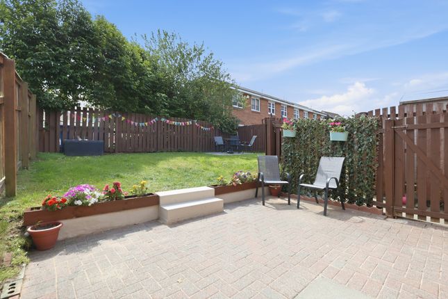 11 Medlar Court, Cambuslang, Glasgow photo 2