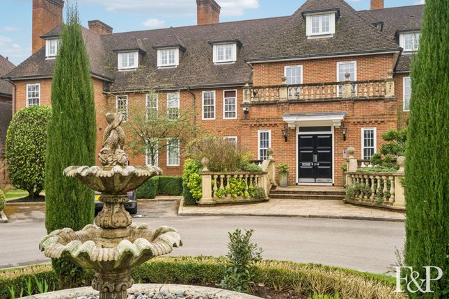 2-bed flat on 12 Lady Yorke Park, Seven Hills Road, Iver, £525,000