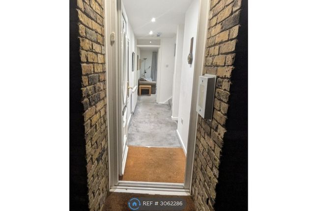 Wilcox Close, London photo 5