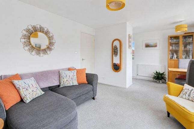 94, Hainault Avenue, Giffard Park photo 2