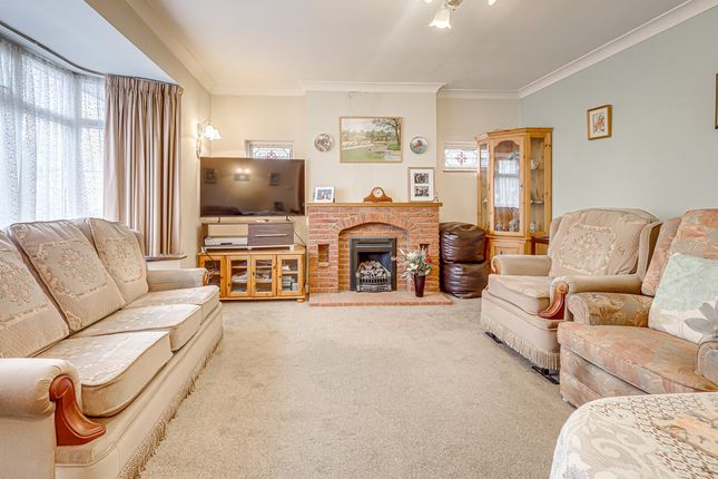 310, Elmsleigh Drive, Leigh-on-sea photo 2