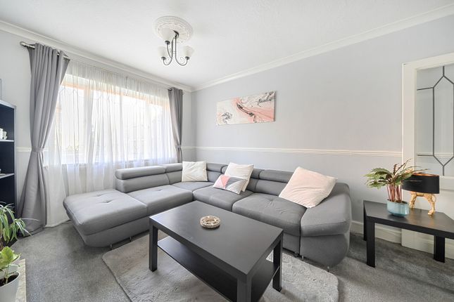 2, Gatwick Way, Hornchurch photo 3