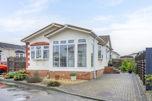 2-bed caravan on 8, Pheasant Way, York, £150,000