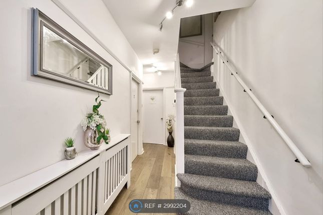 Upper Selsdon Road, South Croydon photo 3