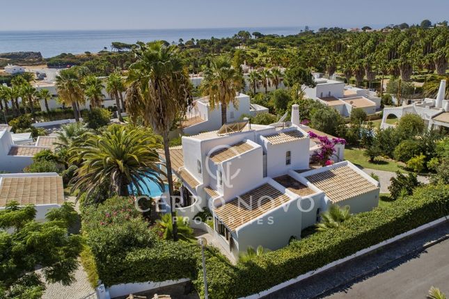 Thumbnail Villa for sale in West Of Albufeira, Algarve, Portugal