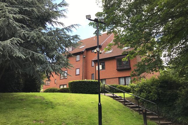 Flat to rent in Moncrieffe Close, Dudley