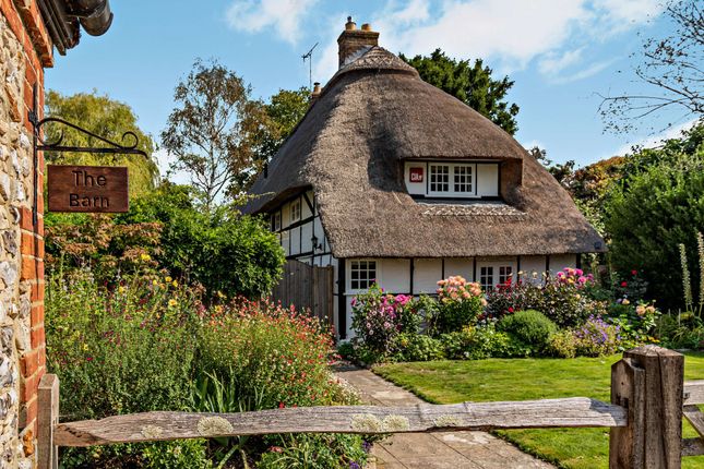 2, Thatched Cottages, Eastleigh Road, Havant, Hampshire photo 4