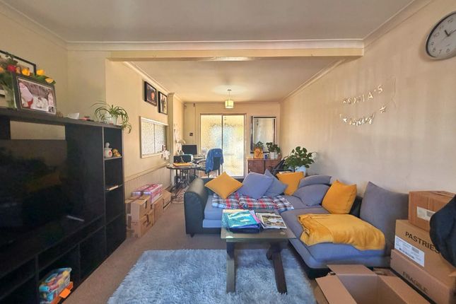 47, Colyers Lane, Erith photo 4