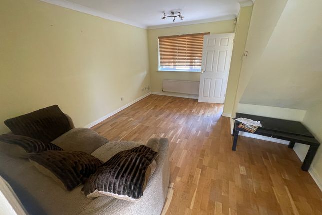 61, Addington Way, Luton photo 3