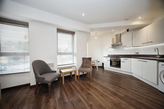 Flat for sale in Park Street, Luton