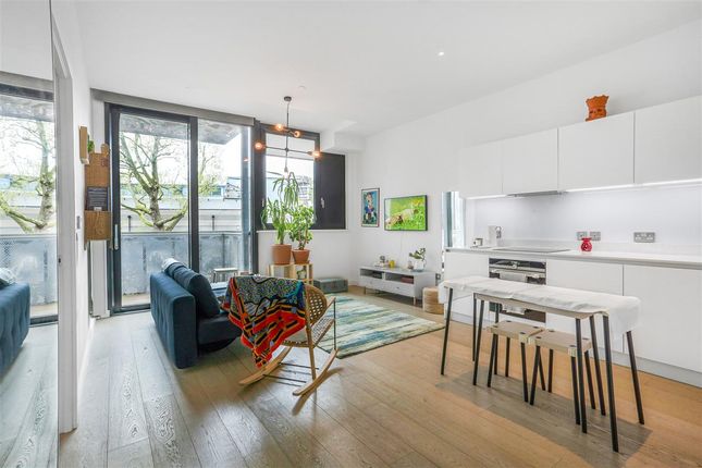 Flat for sale in Hill House, 17 Highgate Hill, London