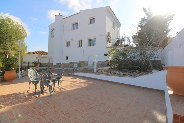 Villa for sale in Pinar De Campoverde, Alicante, Spain