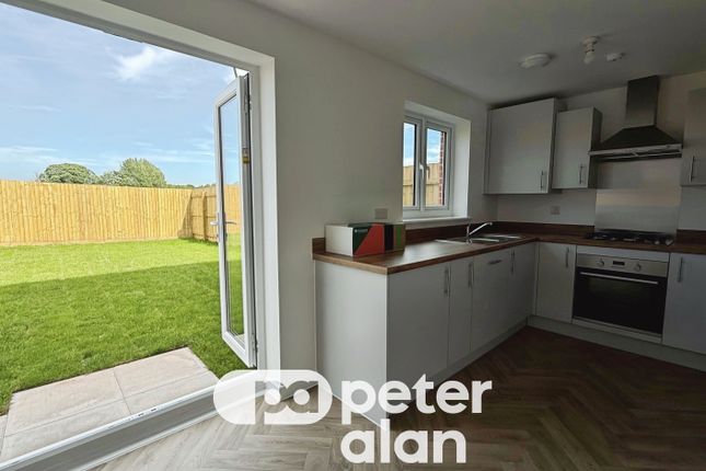 18, Pontyclun photo 3