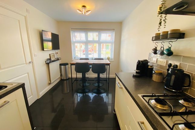 40, Newman Drive, Swadlincote photo 4