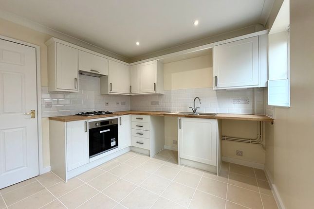 53, Savoy Court, Calne photo 3