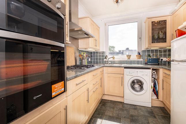 Flat 10, Braemar House, 10, Manor Road, Teddington photo 4