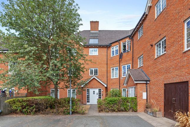 20 Wroughton Road, Aylesbury photo 4