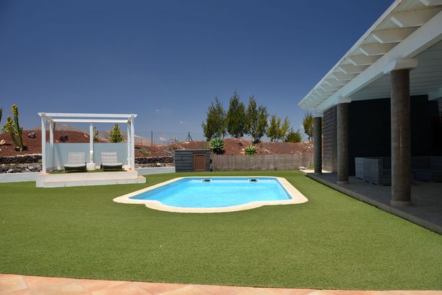 Thumbnail Villa for sale in Tesjuate 27B El Amanecer, Puerto Del Rosario, Fuerteventura, Canary Islands, Spain