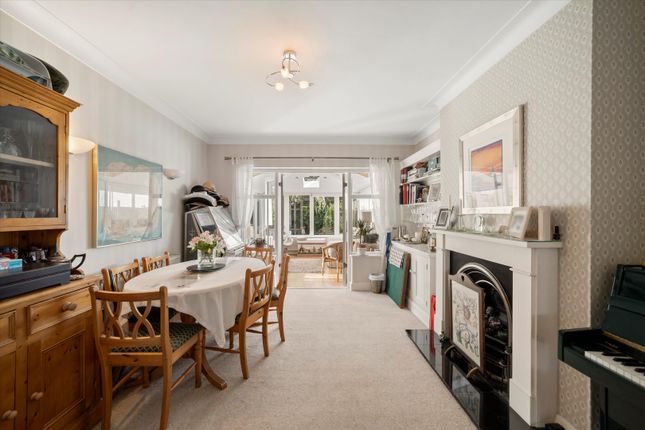 24, Grove Park Road, London photo 4